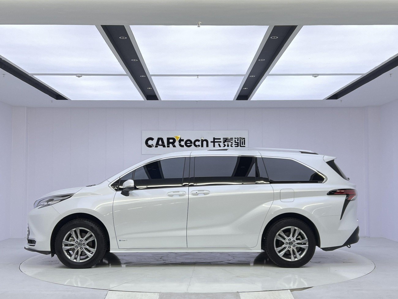 Toyota Sienna 2024