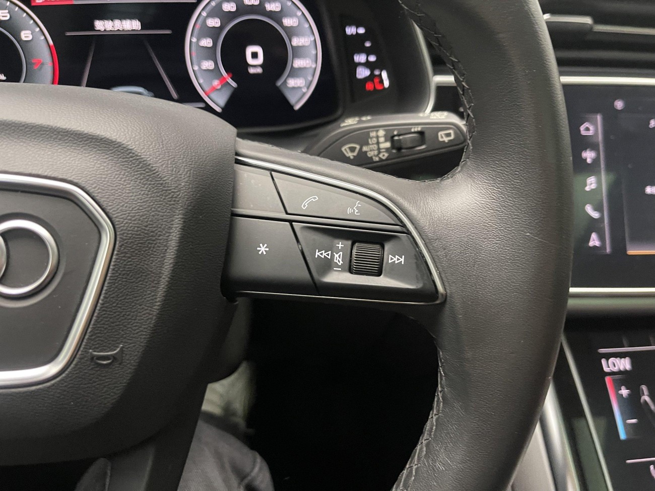 Audi Q8 55 TFSI 2024