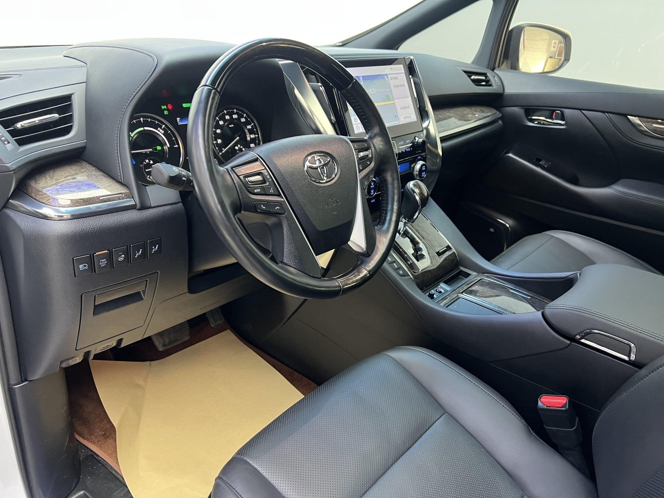 Toyota Alphard 2022