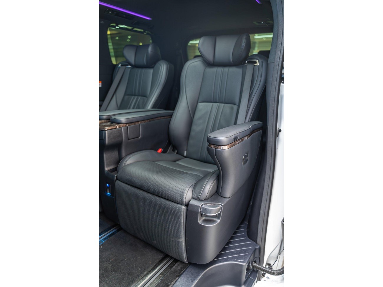 Toyota Alphard 2023