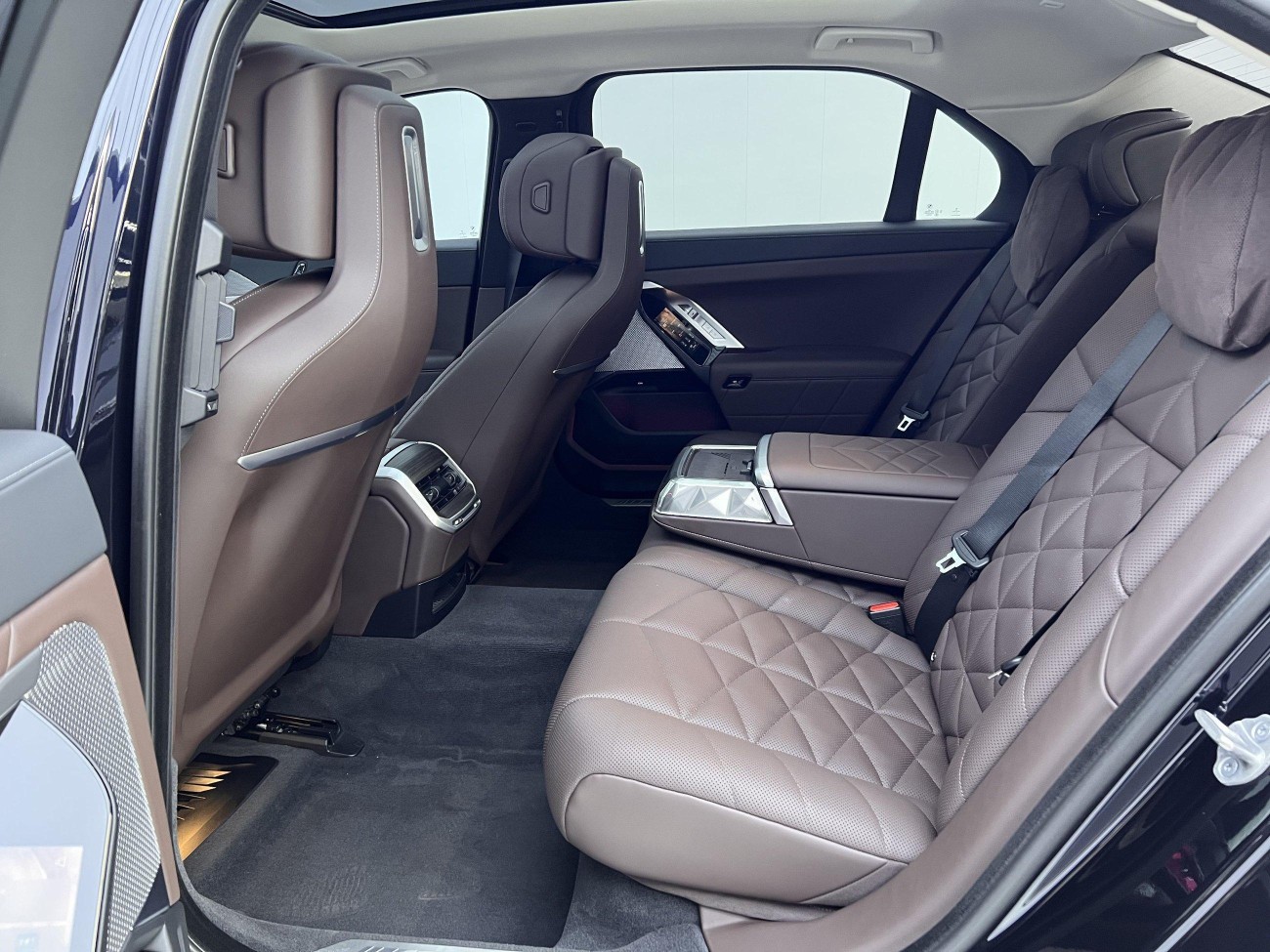 BMW 735Li 2023