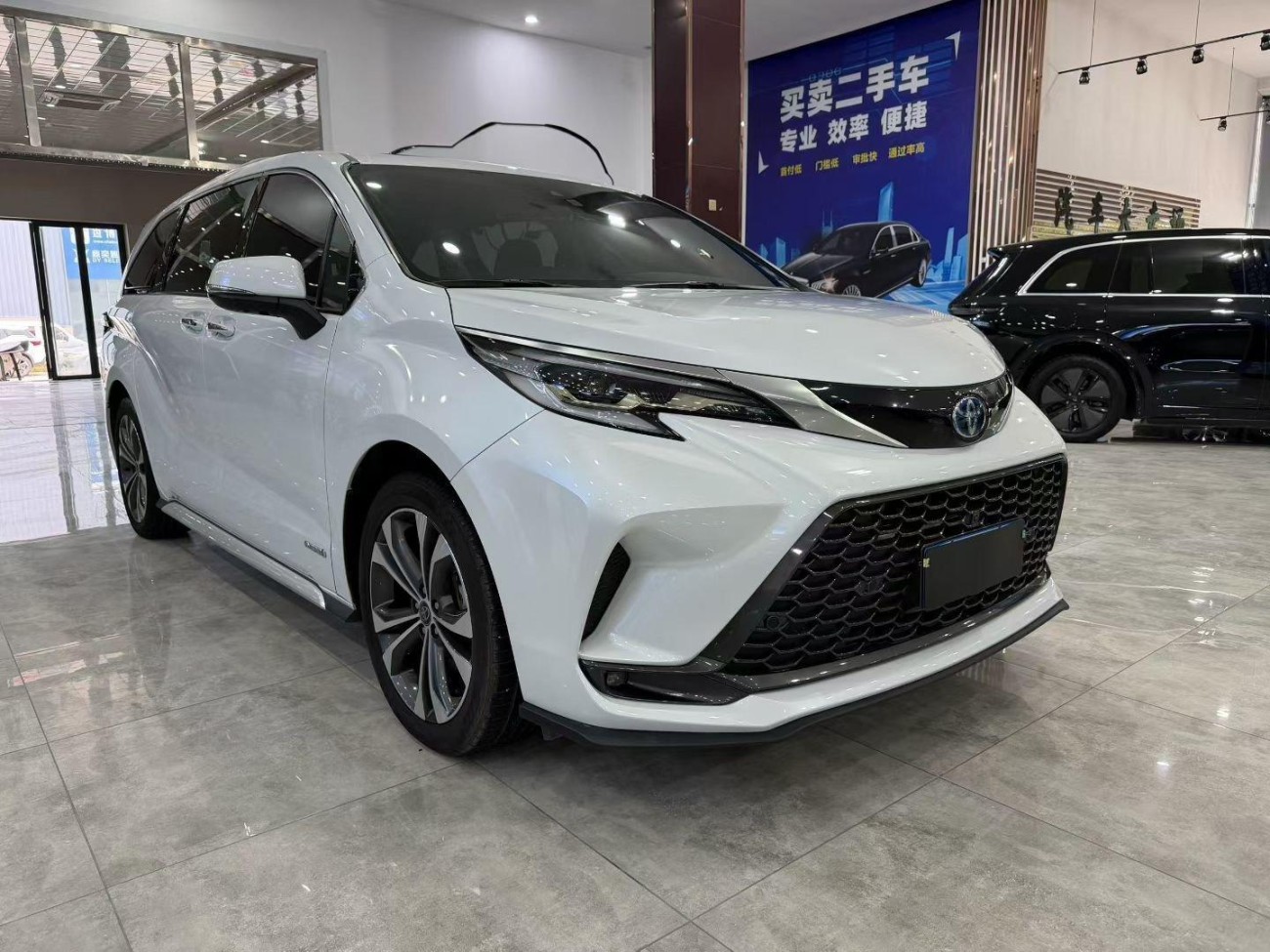 Toyota Granvia 2024