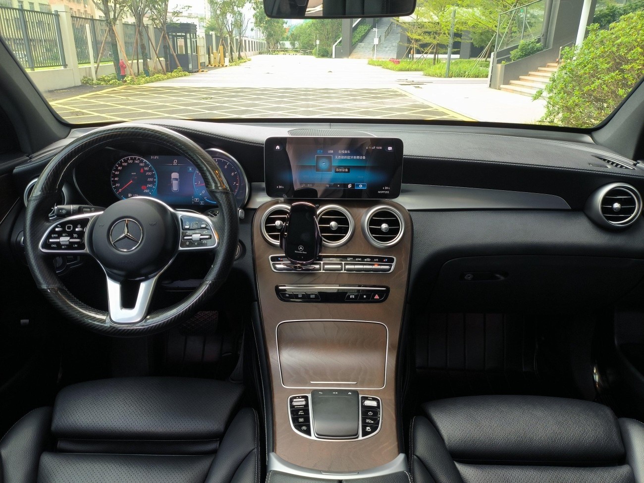 Mercedes-Benz GLC 260 L 2020