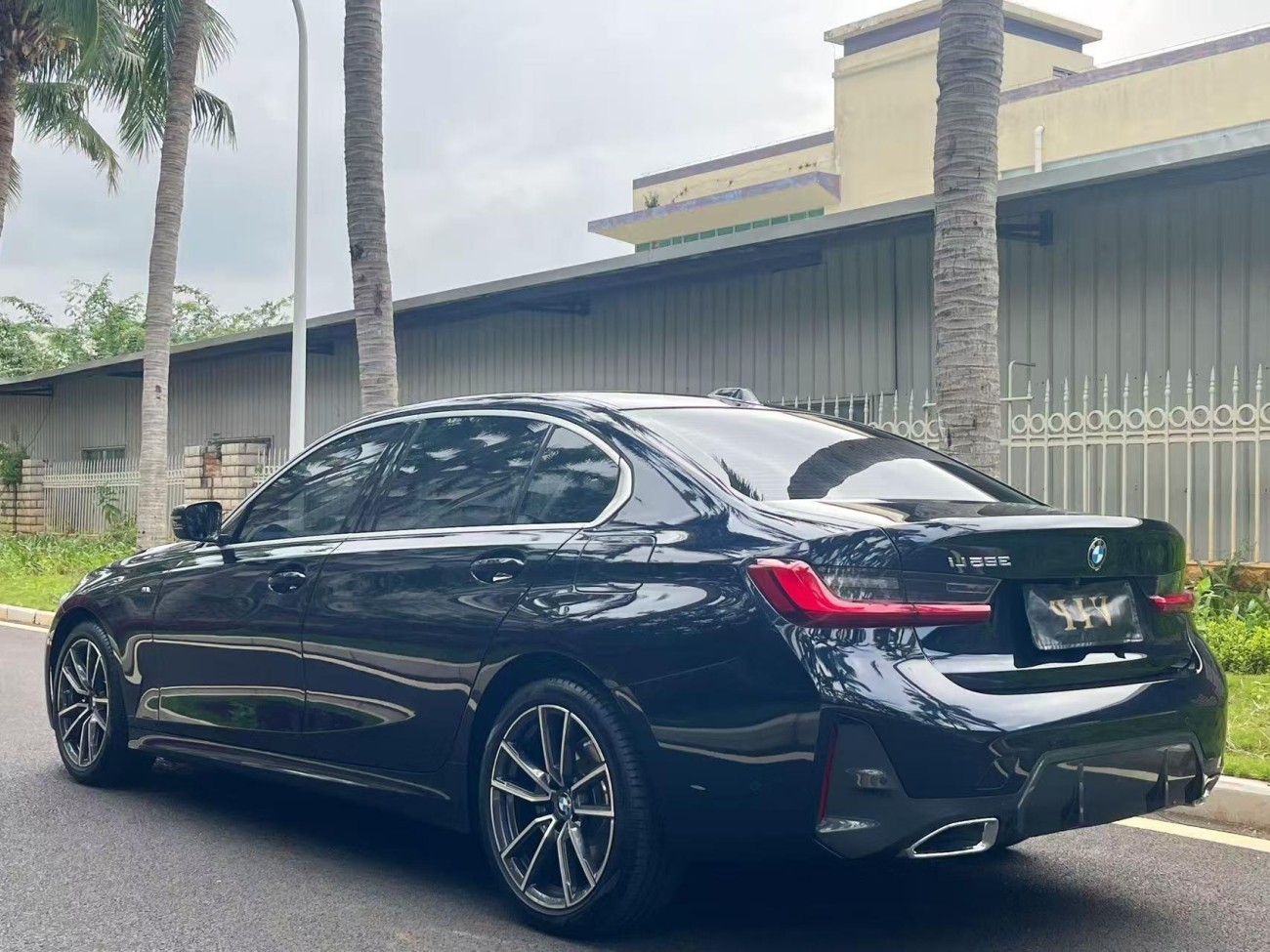 BMW 325Li 2023