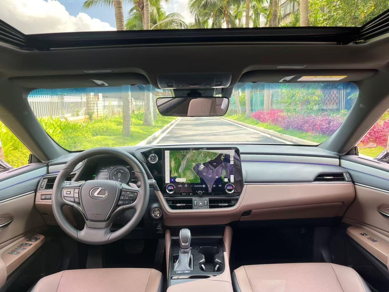 Lexus ES 300h 2025