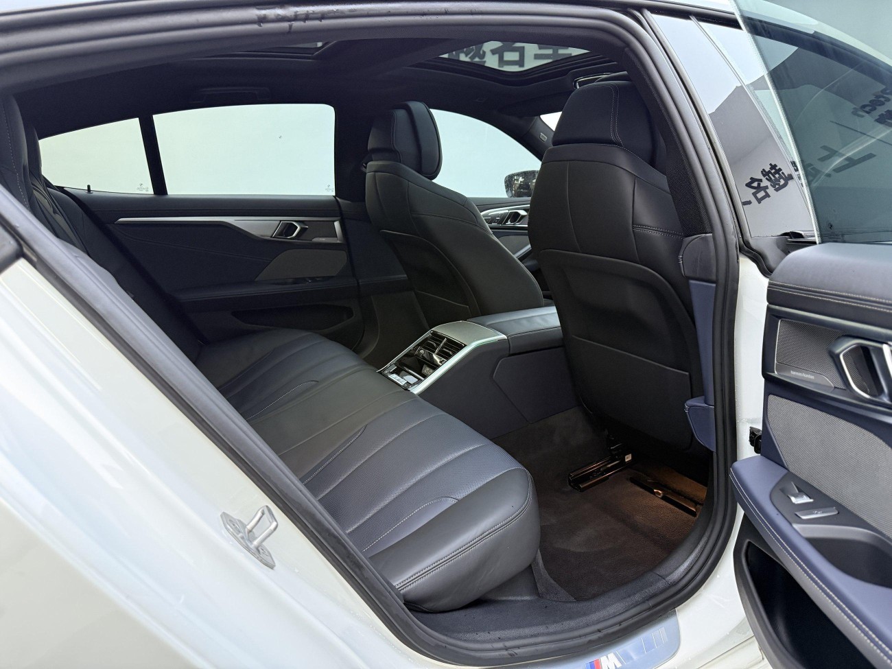 BMW 8 2022