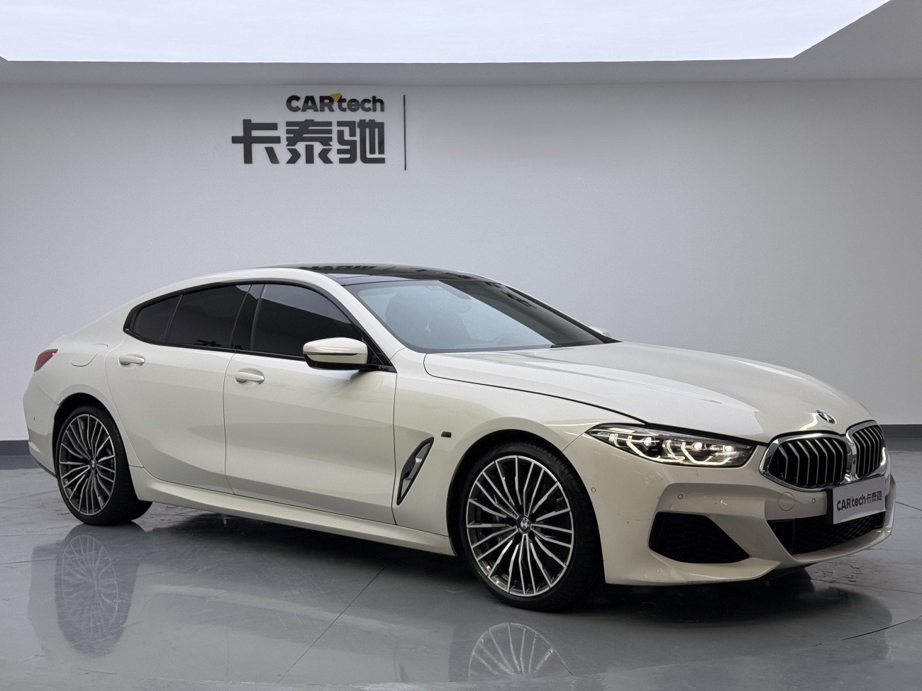 BMW 8 2022