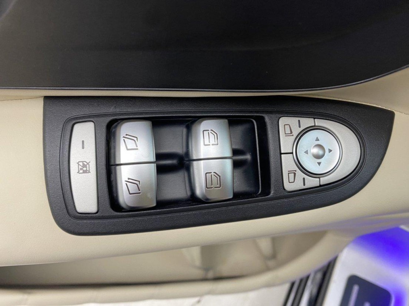 Mercedes-Benz 2023 2024