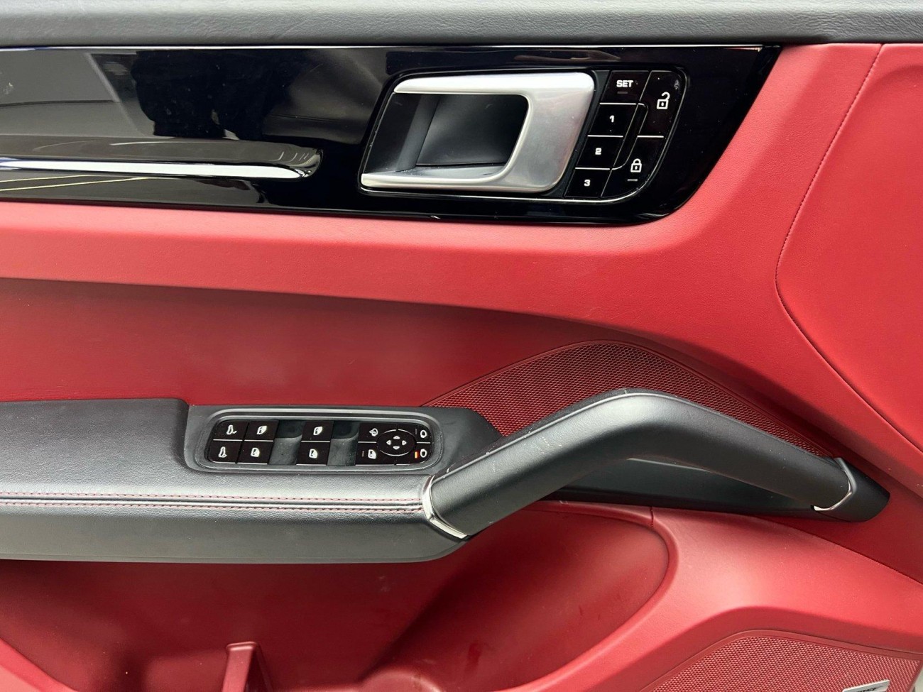 Porsche Cayenne 2021