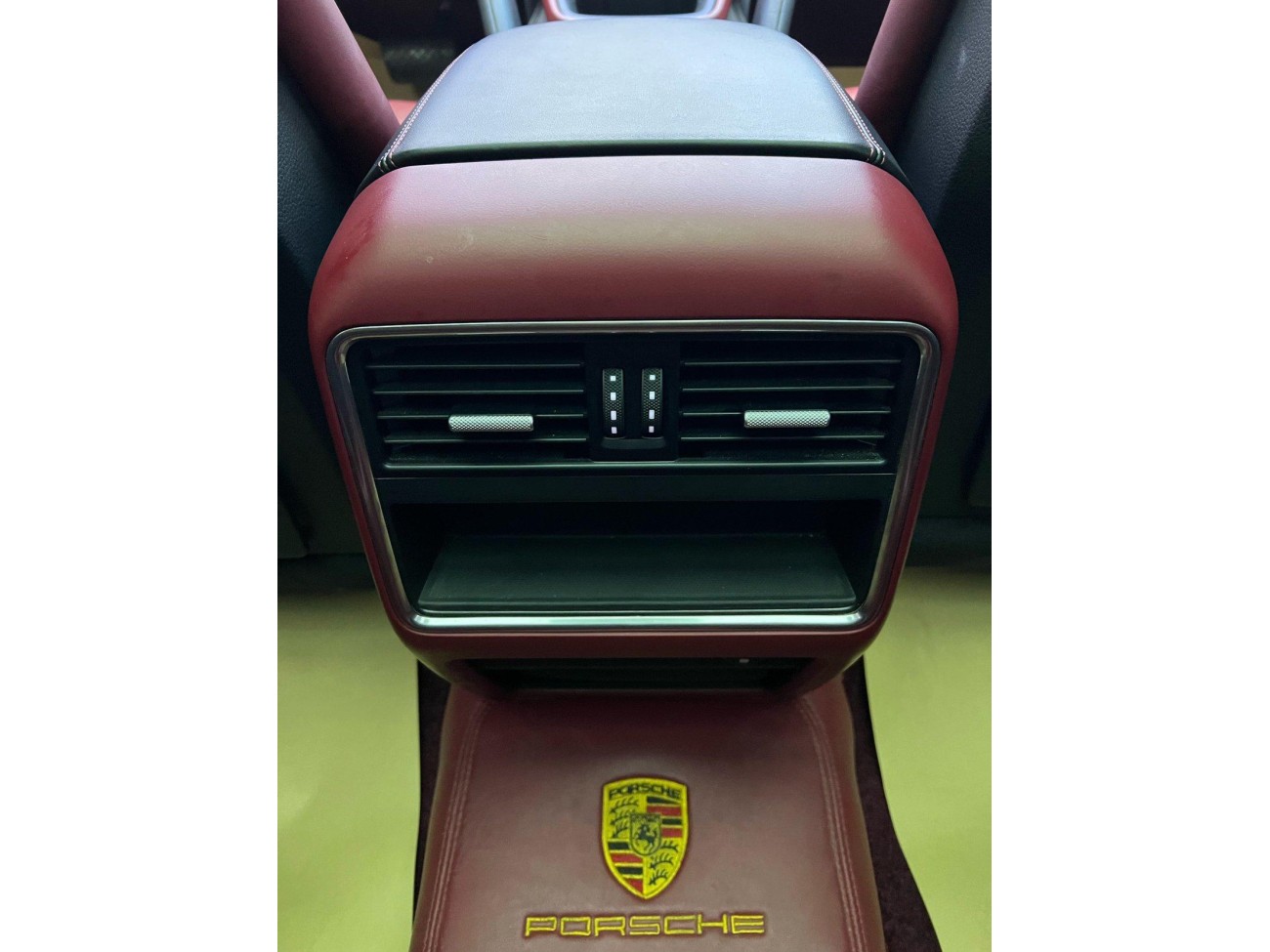 Porsche Cayenne 2021