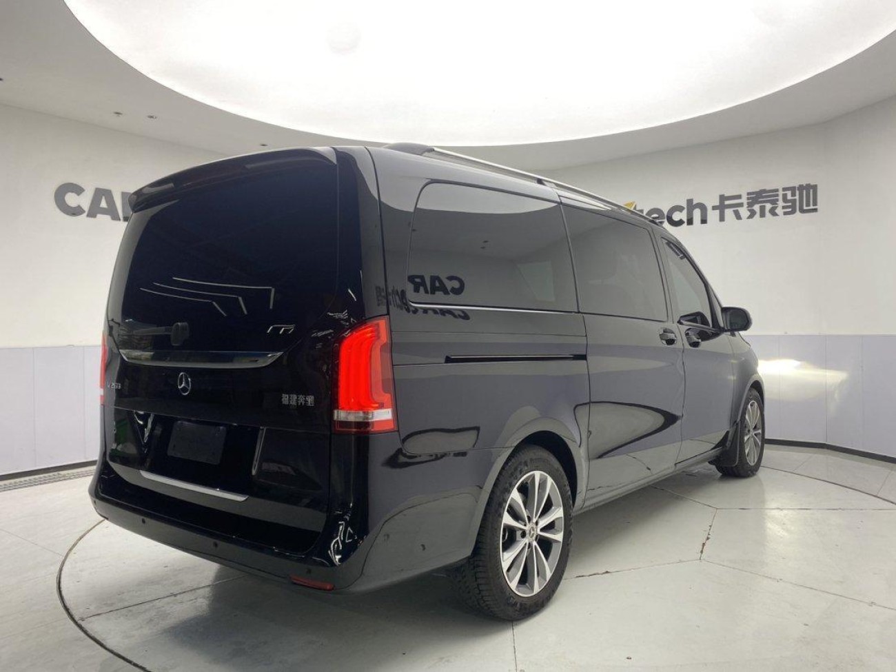 Mercedes-Benz V 2024
