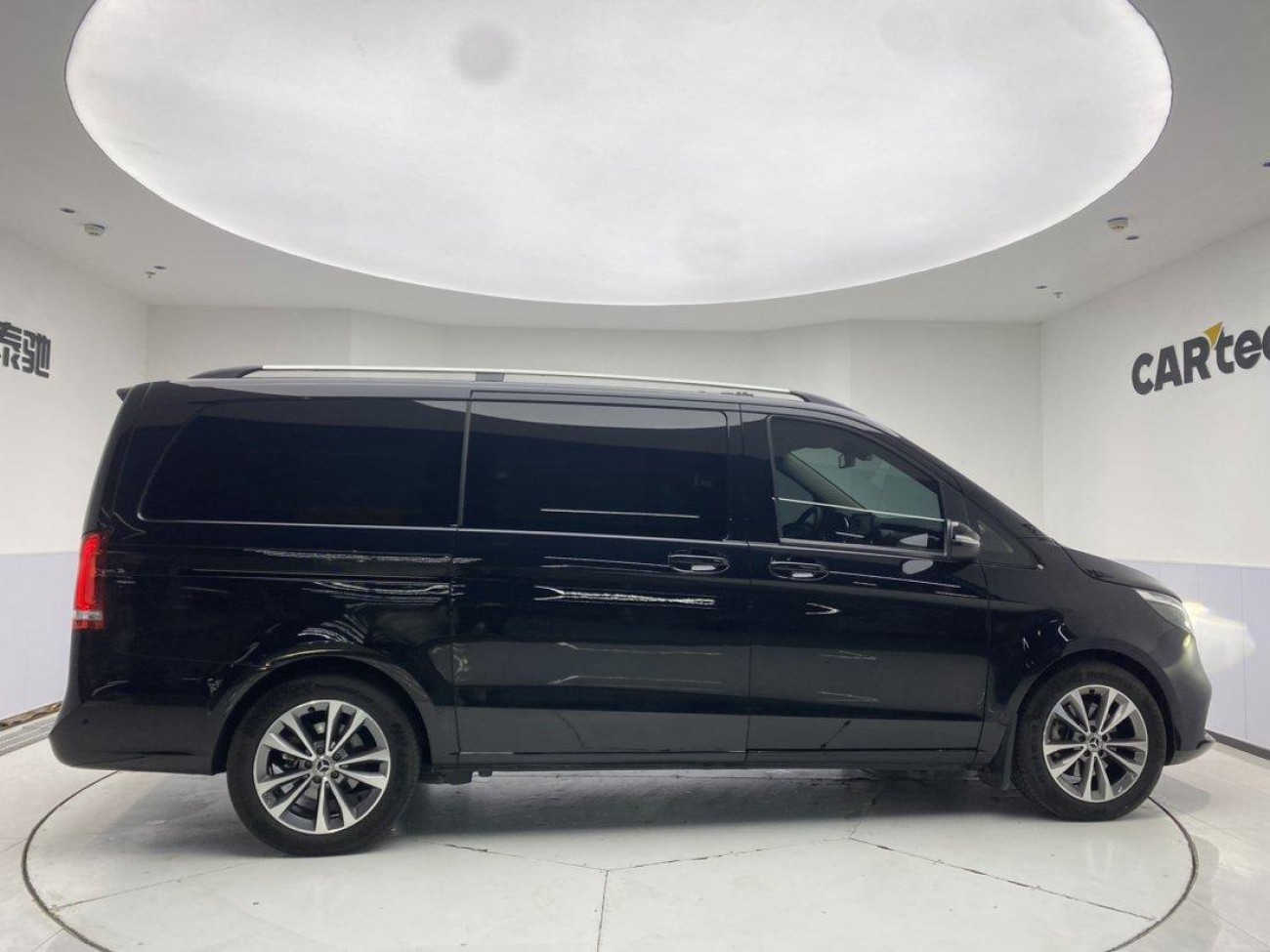 Mercedes-Benz V 2024