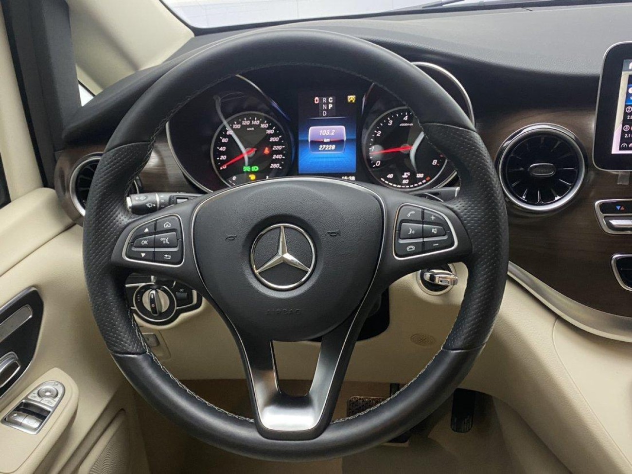 Mercedes-Benz V 2024