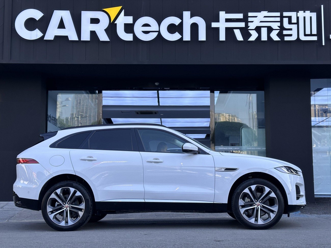 Jaguar F-PACE 2022