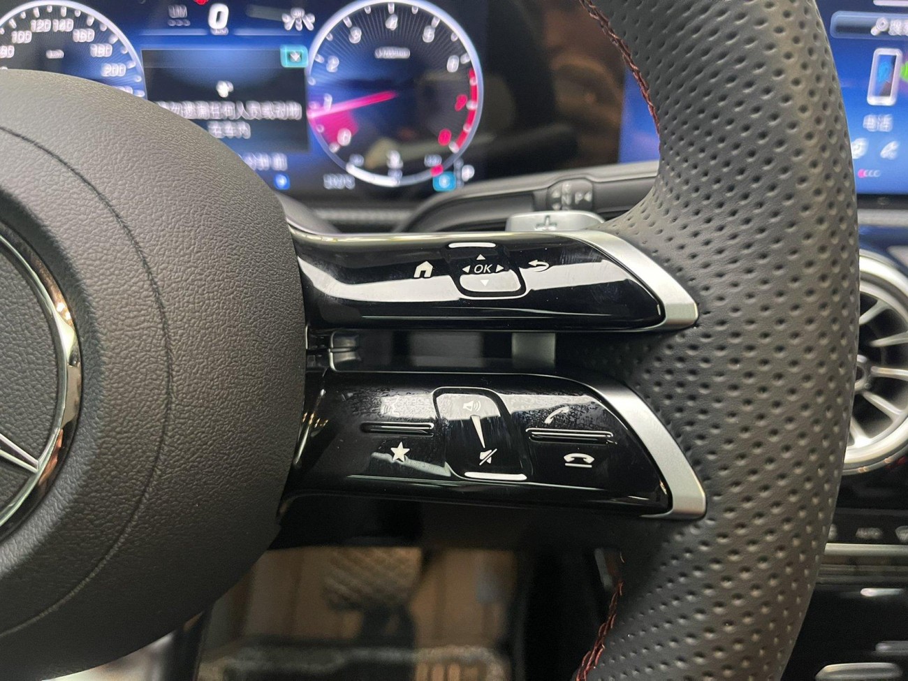 Mercedes-Benz A 200 L 2025