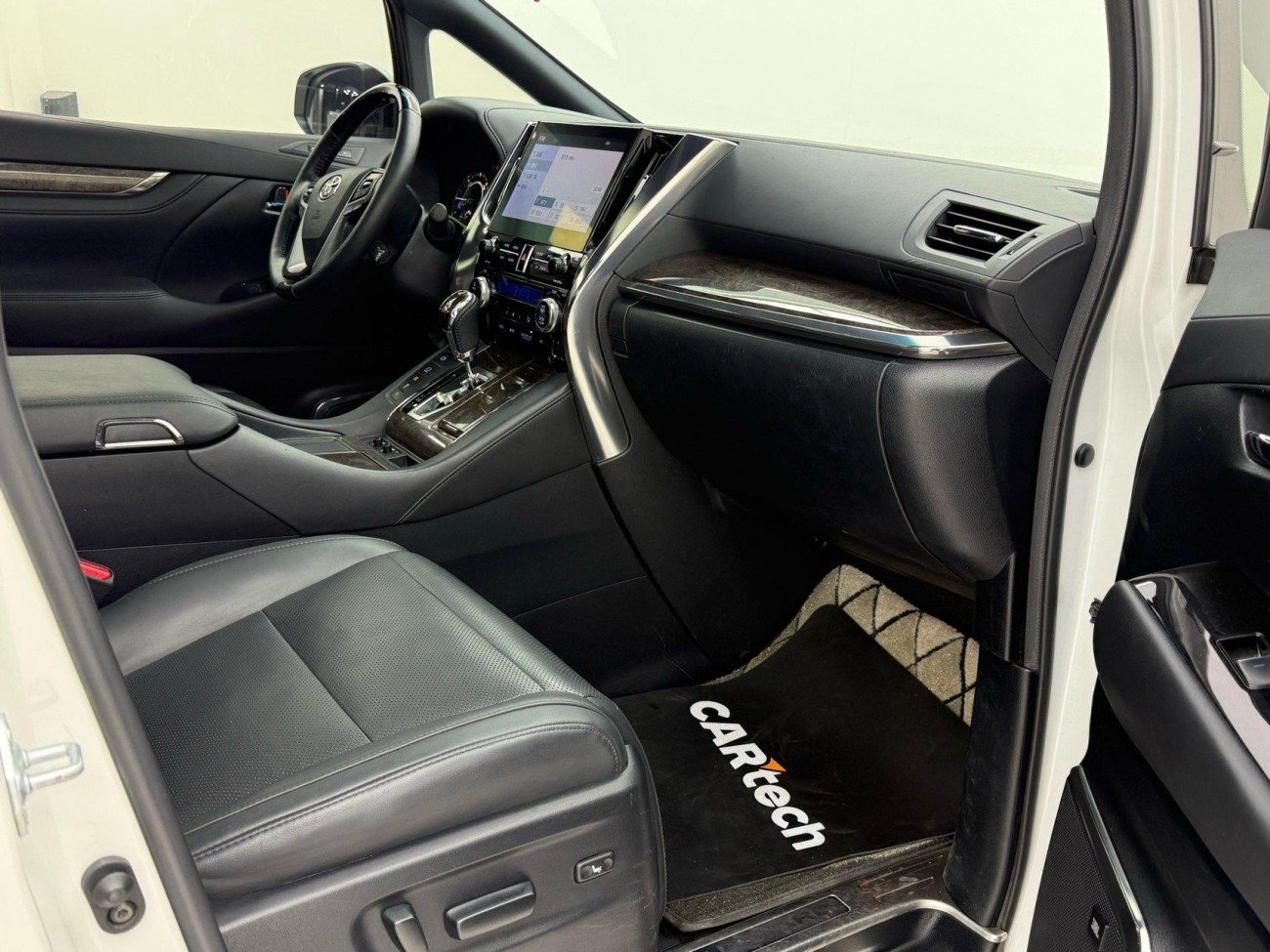 Toyota Alphard 2022