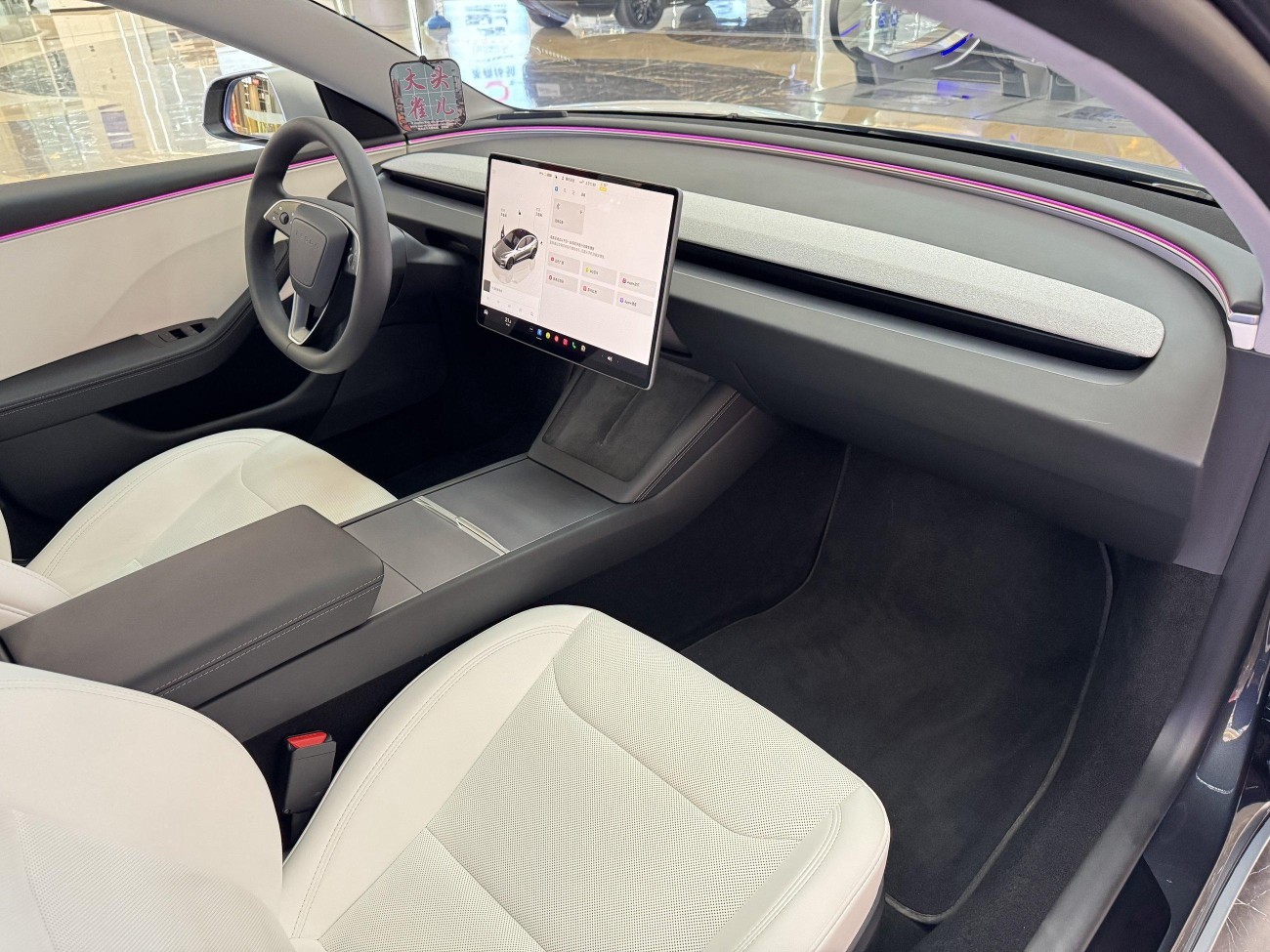 Tesla Model 3 2024