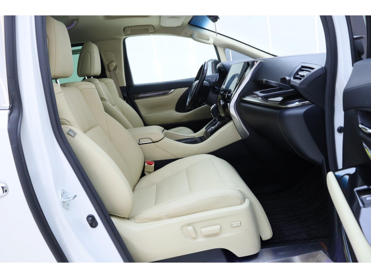 Toyota Alphard 2020