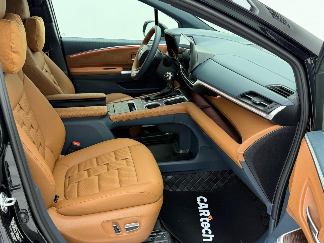 Toyota Granvia 2025