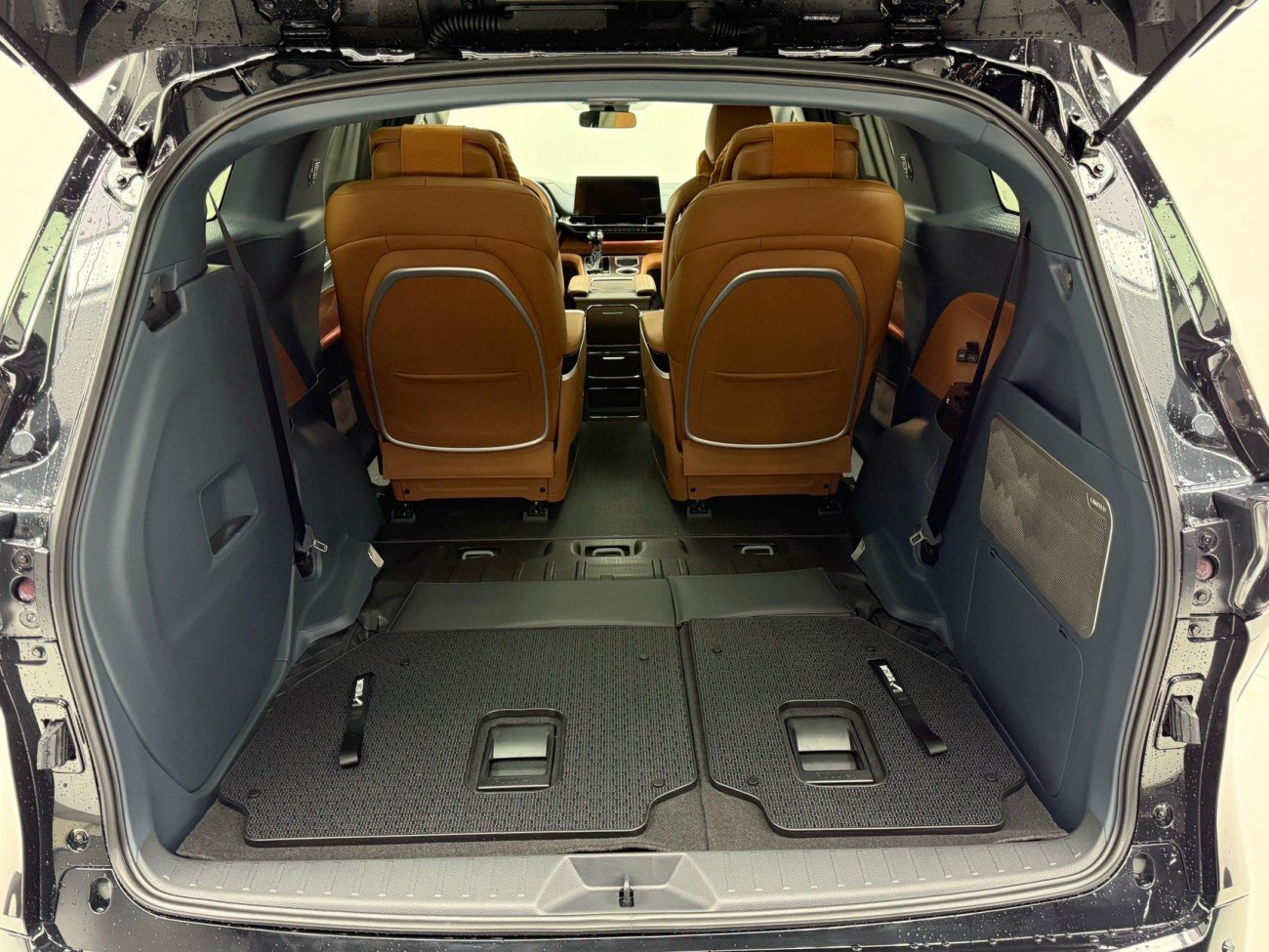 Toyota Granvia 2025
