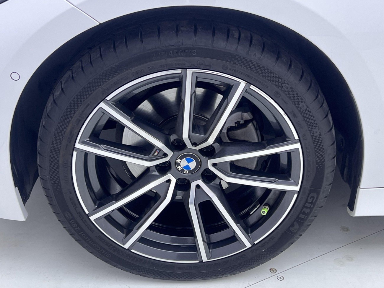 BMW 325Li 2023