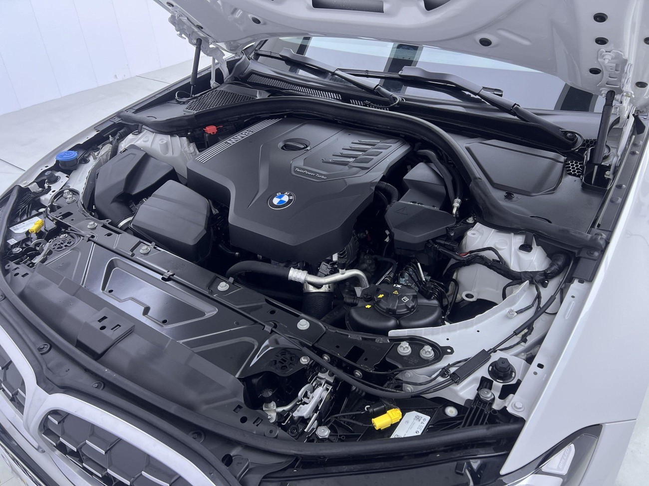 BMW 325Li 2023