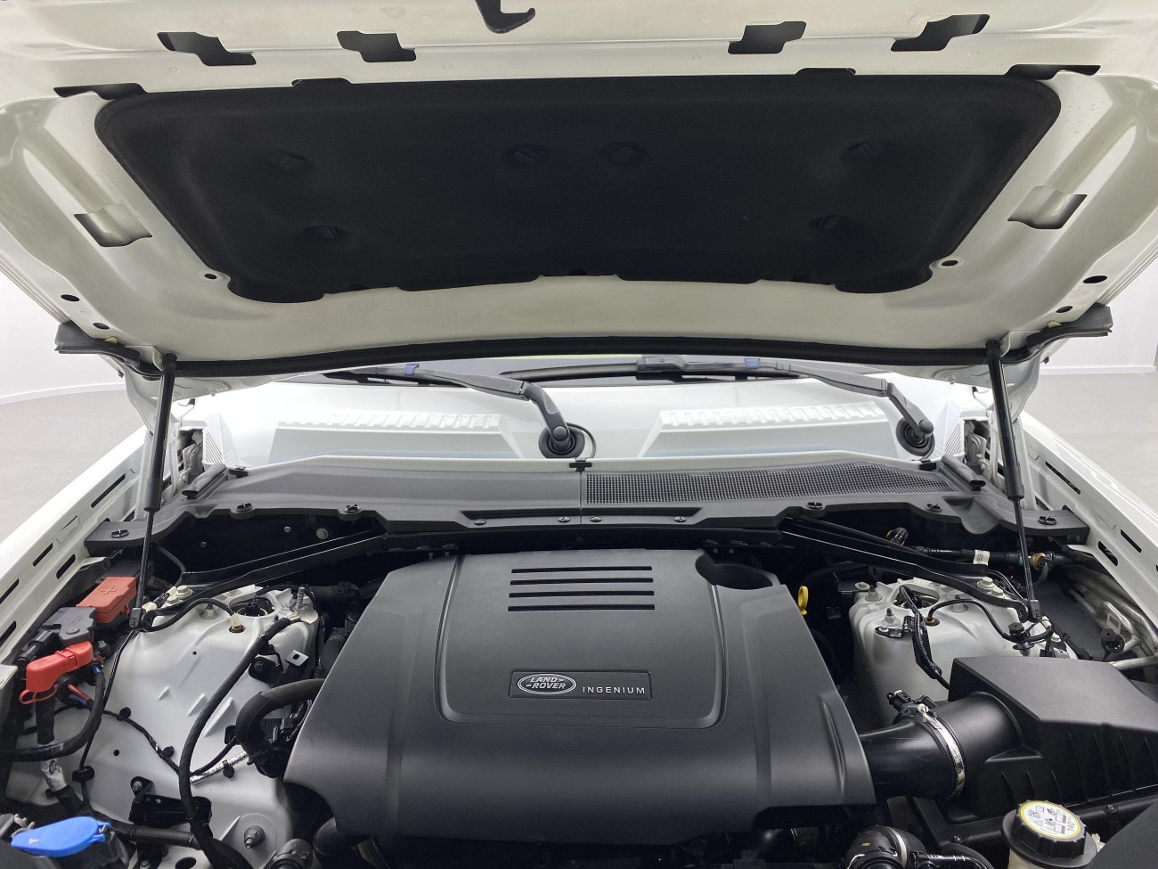 Land Rover Defender 2022