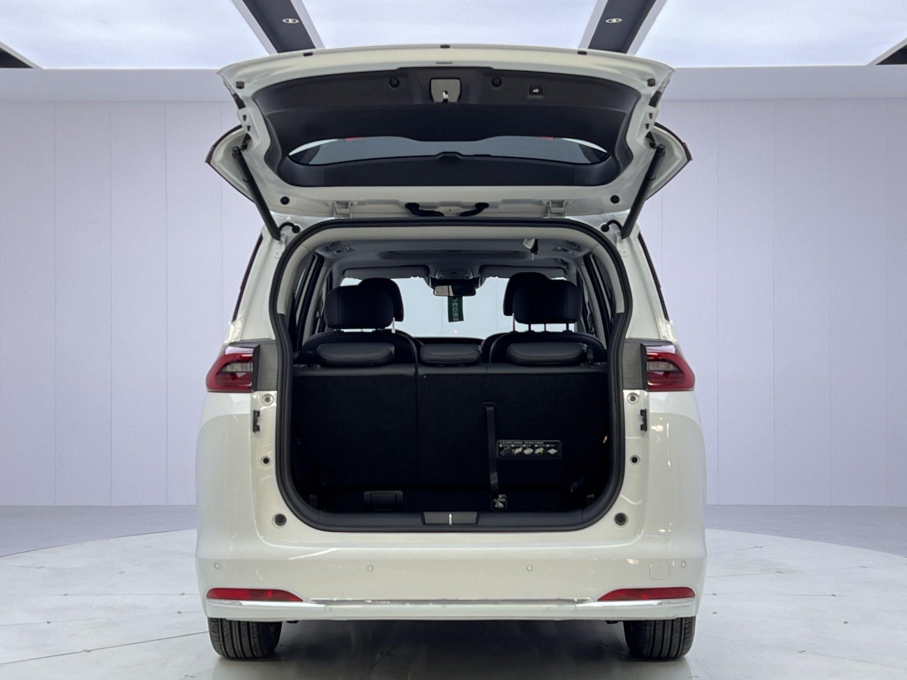Trumpchi M6 2025
