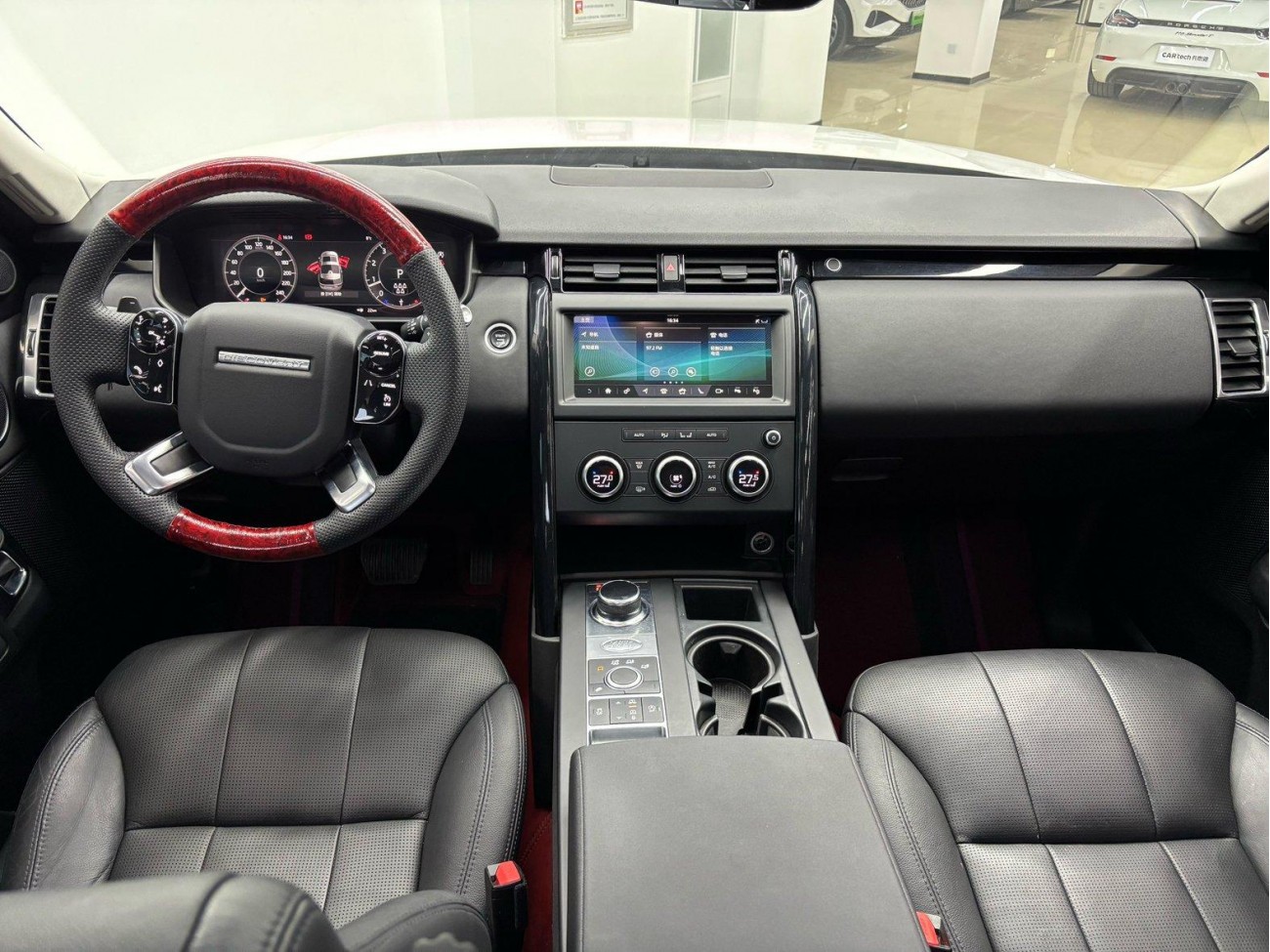 Land Rover Discovery 2020
