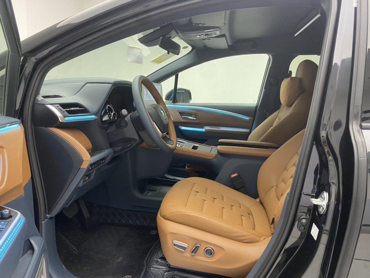 Toyota Granvia 2025