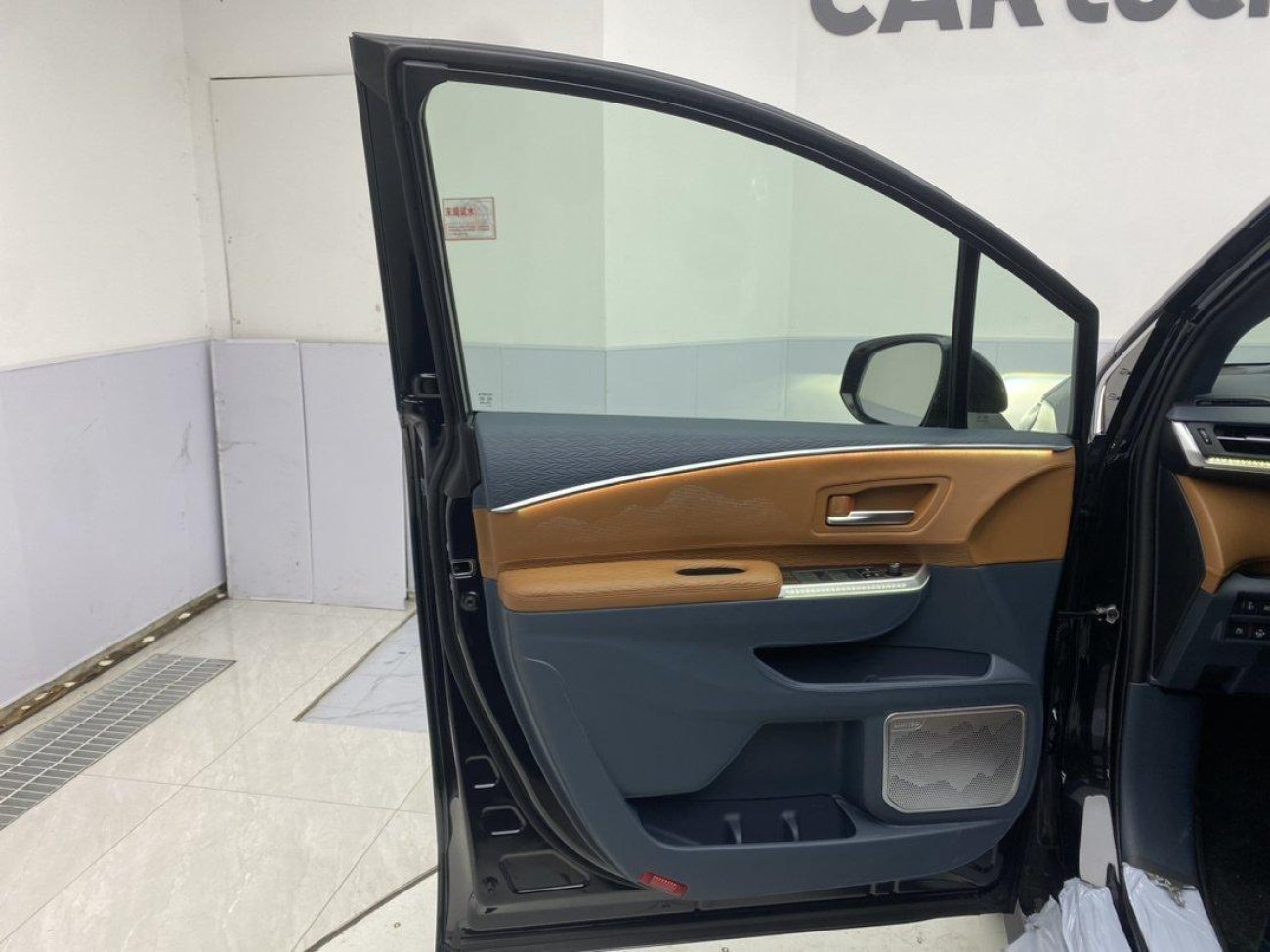 Toyota Granvia 2025