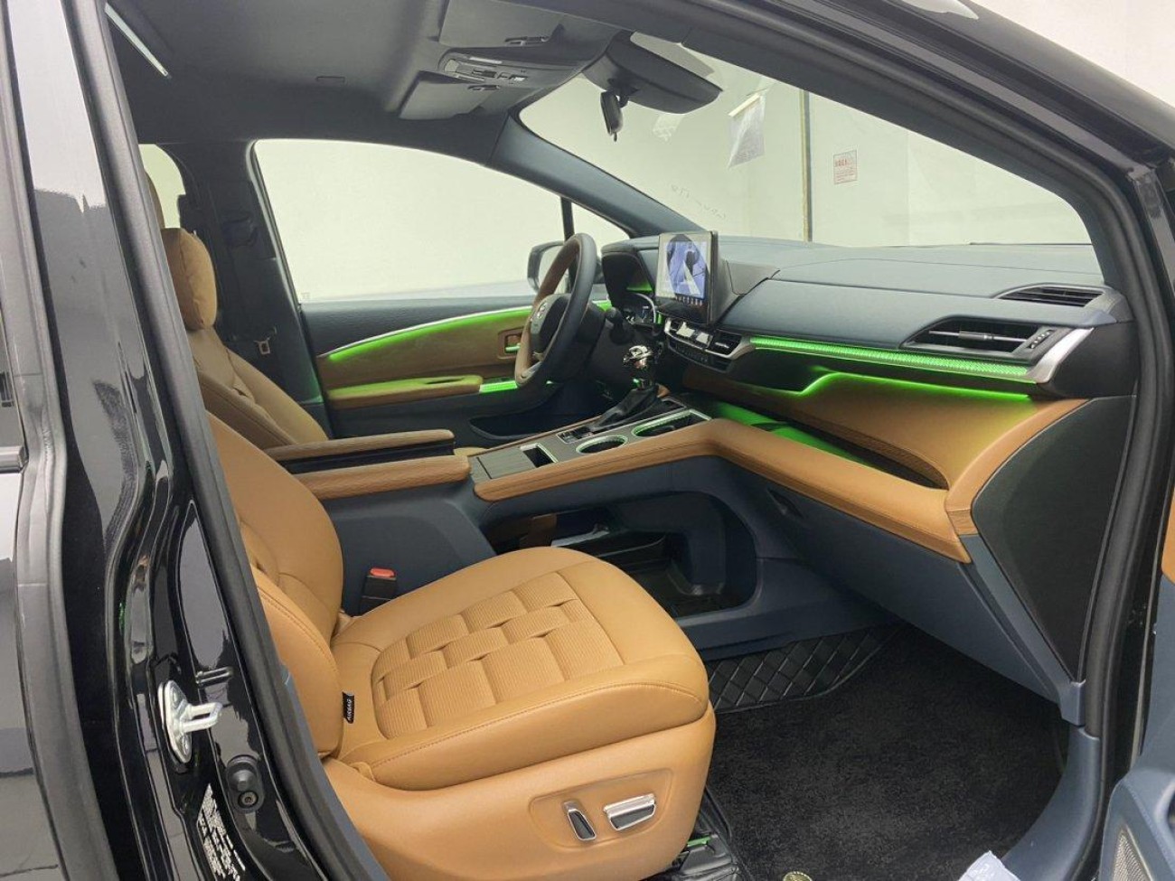 Toyota Granvia 2025