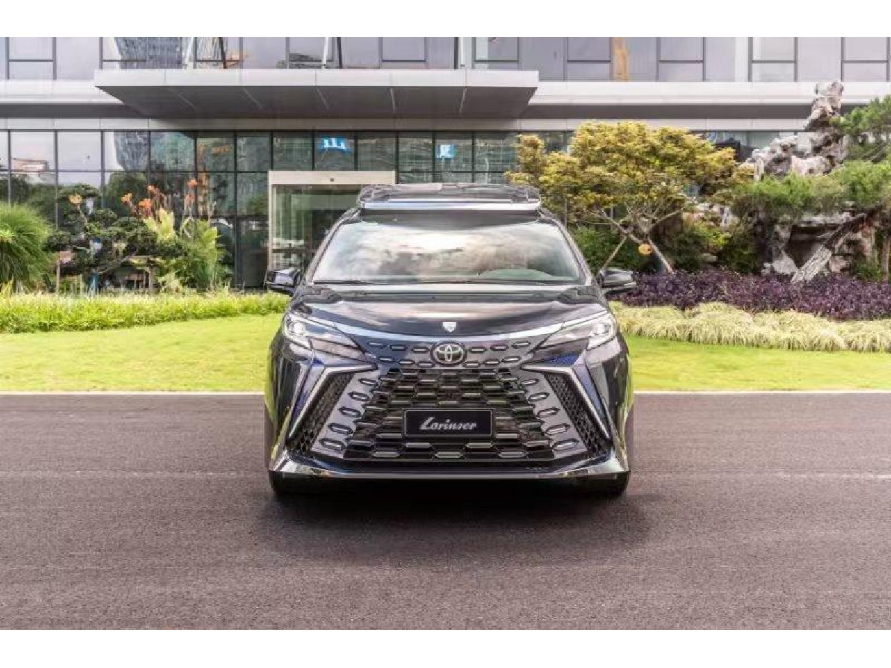 Toyota Granvia 2025