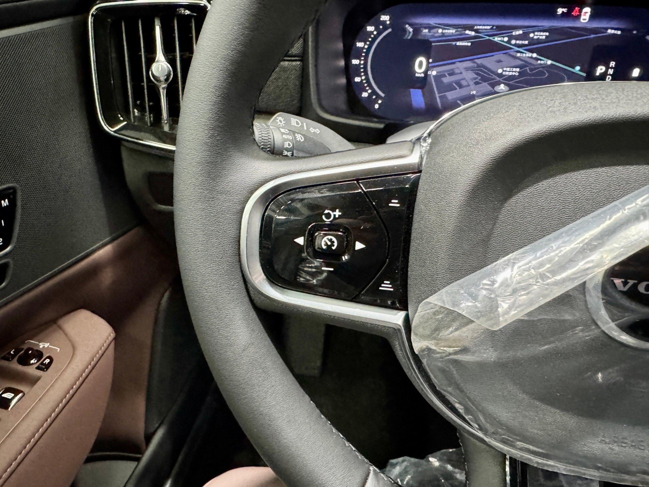 Volvo S90 2025