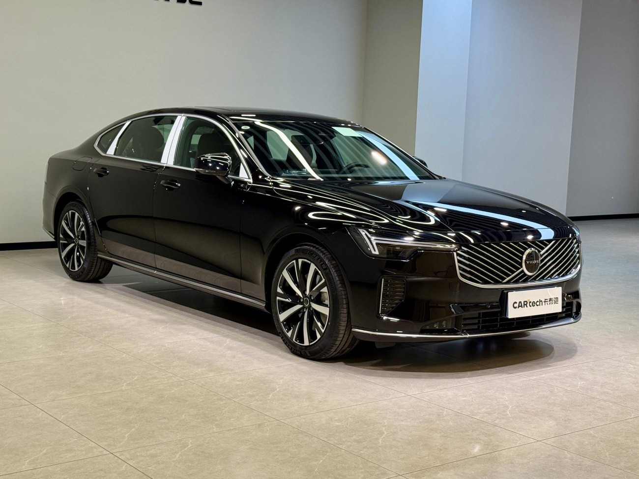 Volvo S90 2025