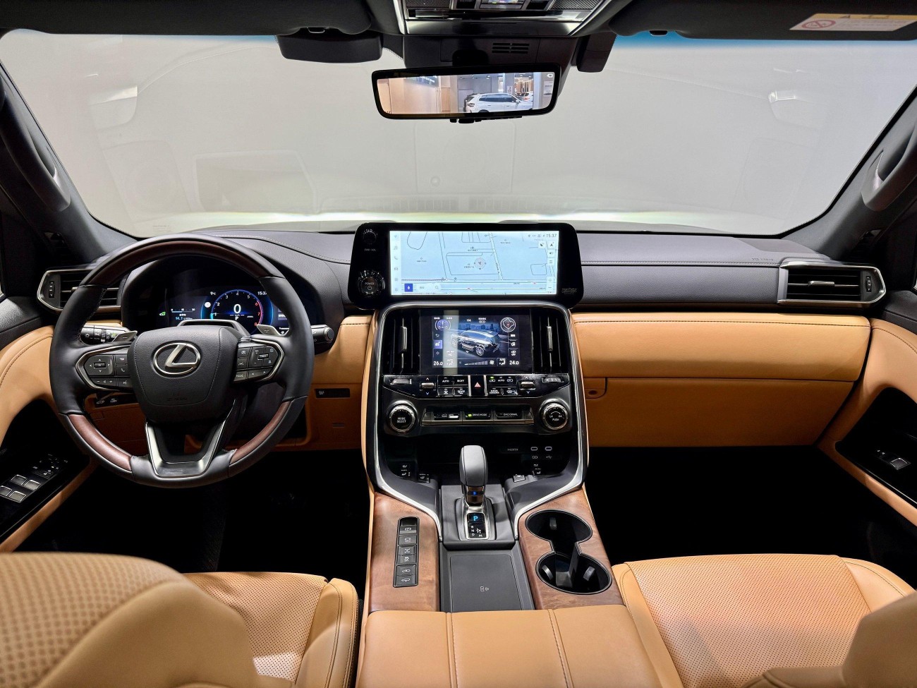 Lexus LX 700h 2025