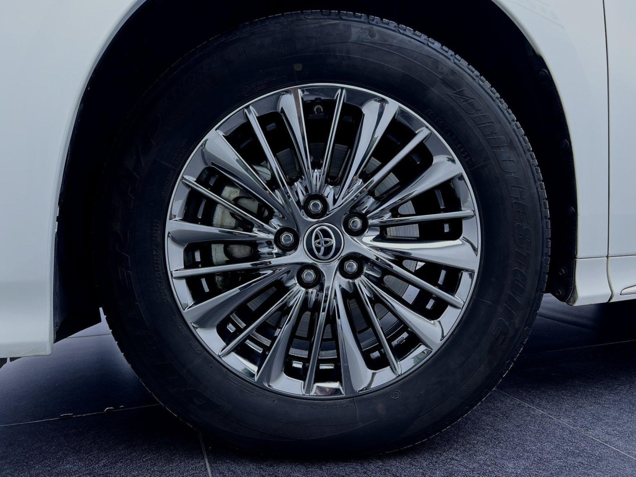 Toyota Alphard 2023