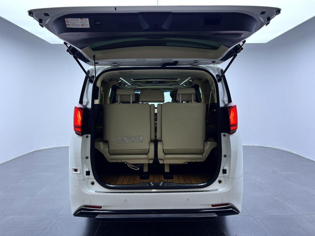 Toyota Alphard 2023