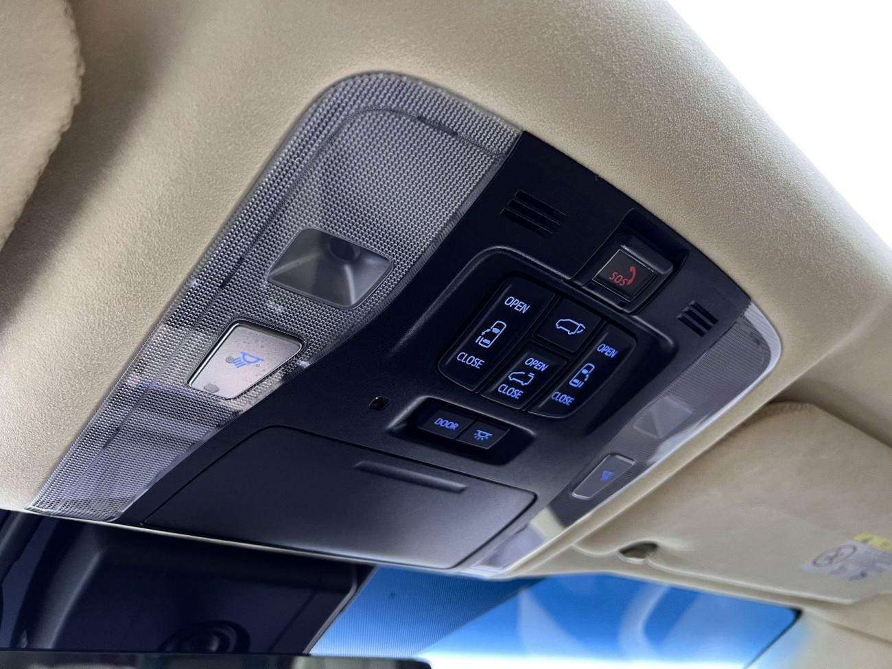 Toyota Alphard 2023