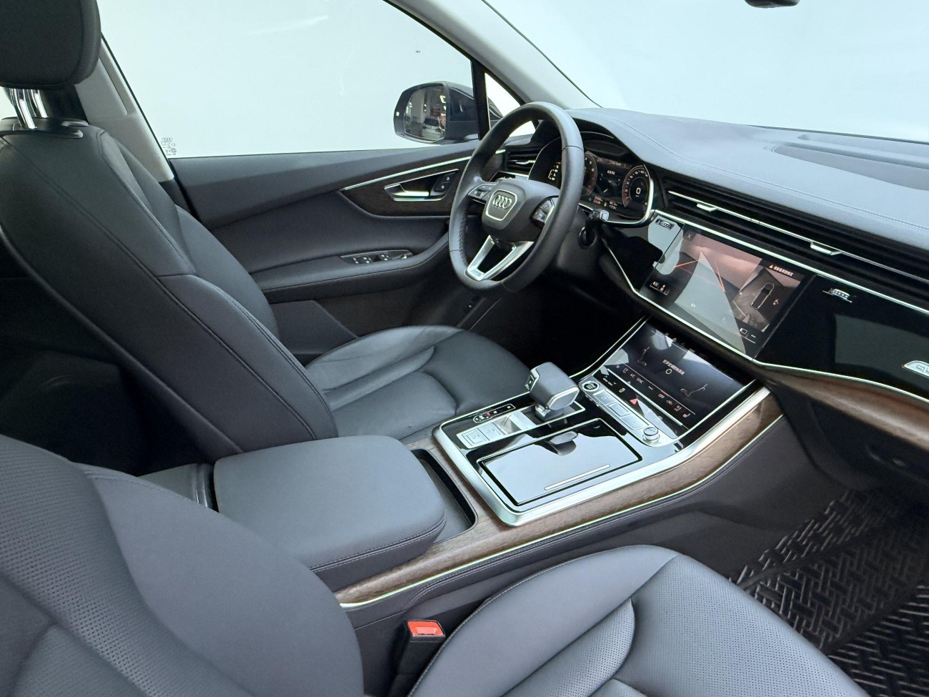 Audi Q7 45 TFSI 2023