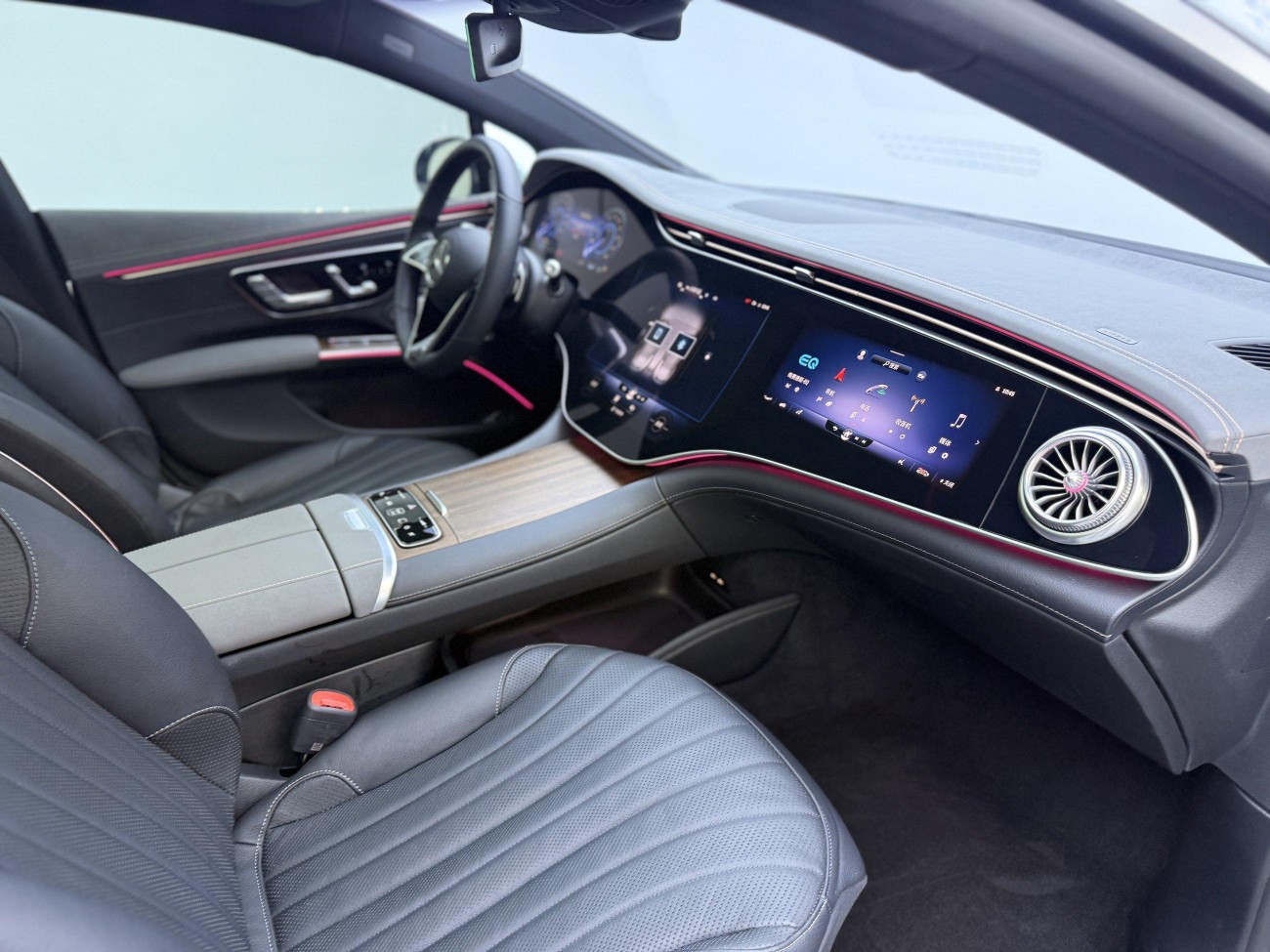 Mercedes-Benz EQS 2024