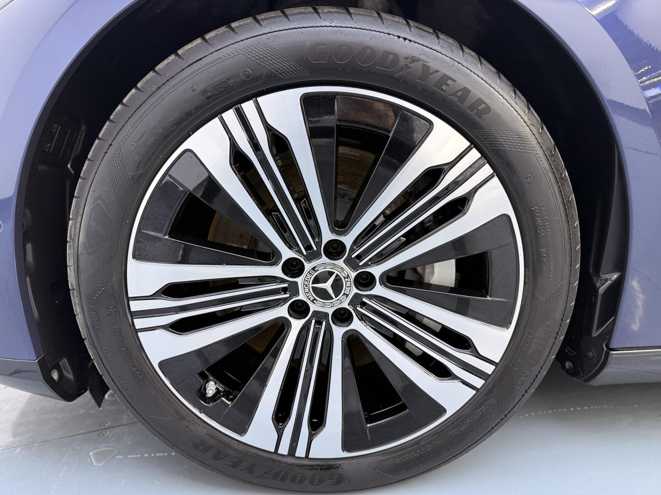 Mercedes-Benz EQS 2024