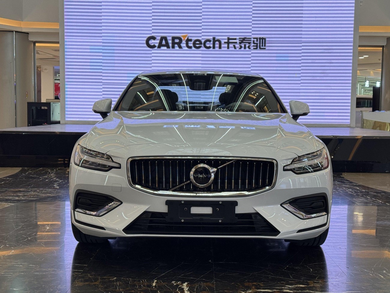 Volvo S60 2025