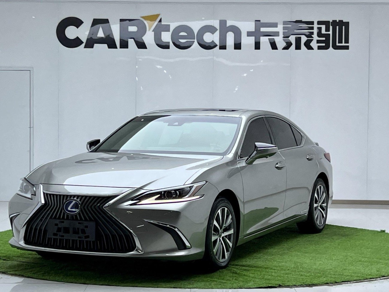 Lexus ES 200 2024