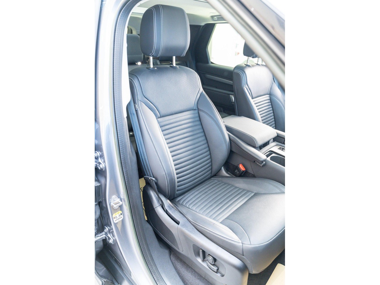 Land Rover Discovery 2023