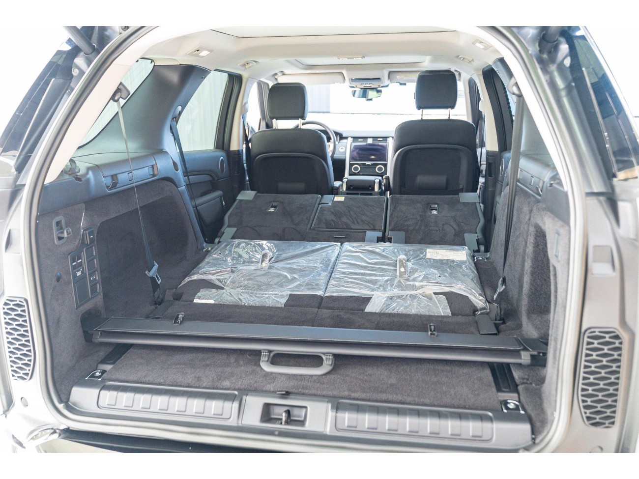 Land Rover Discovery 2023