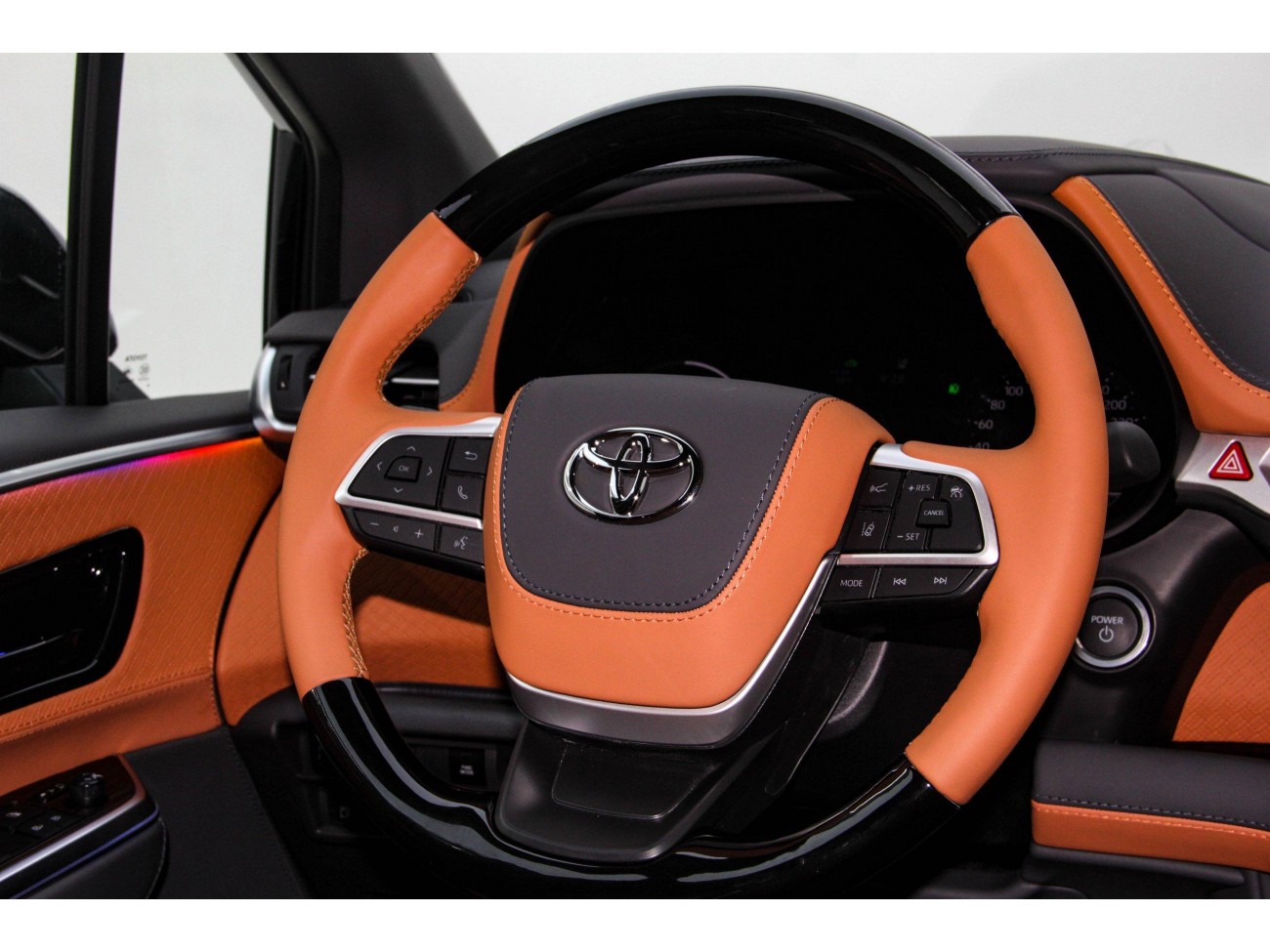 Toyota Granvia 2025