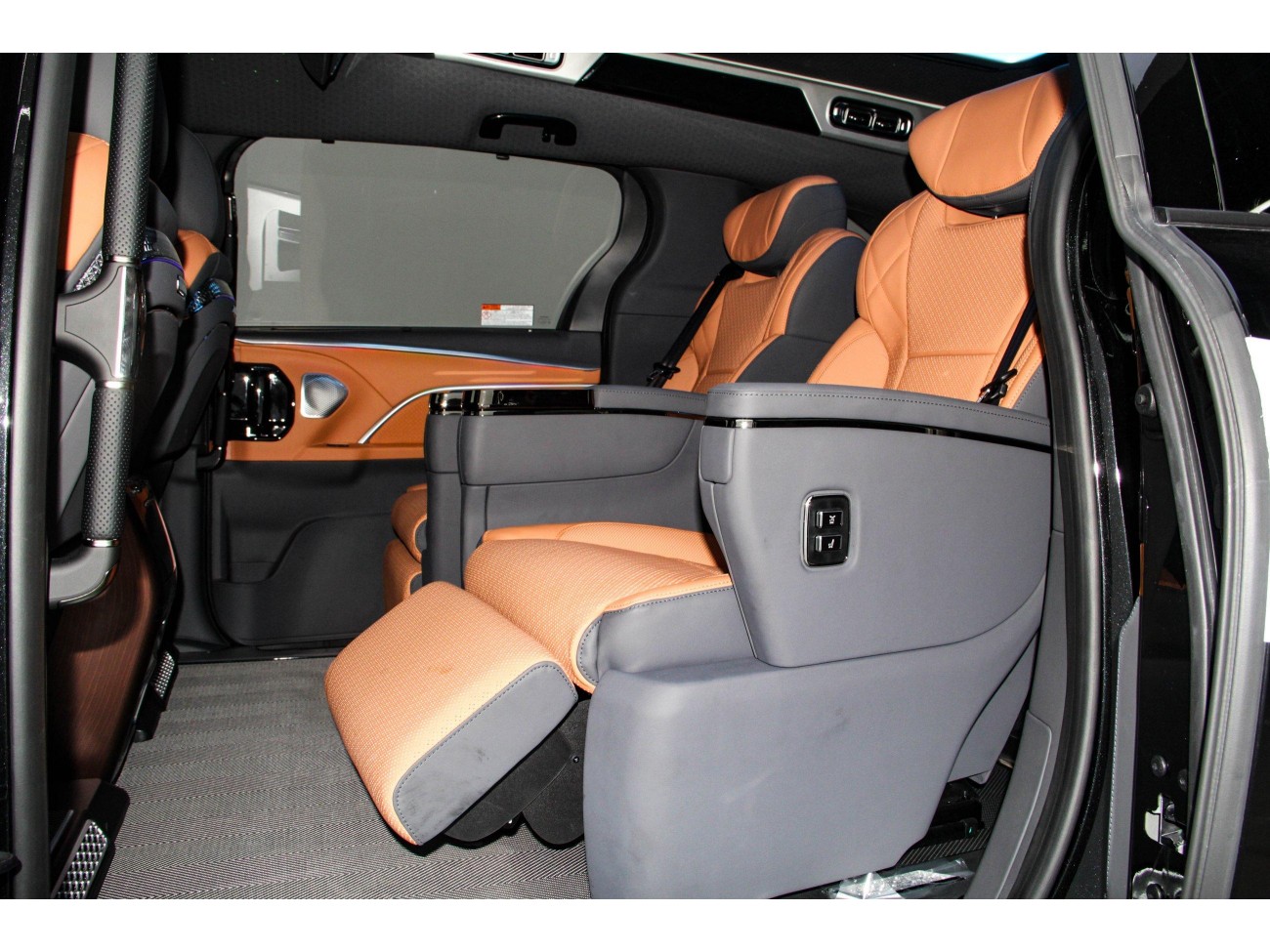 Toyota Granvia 2025