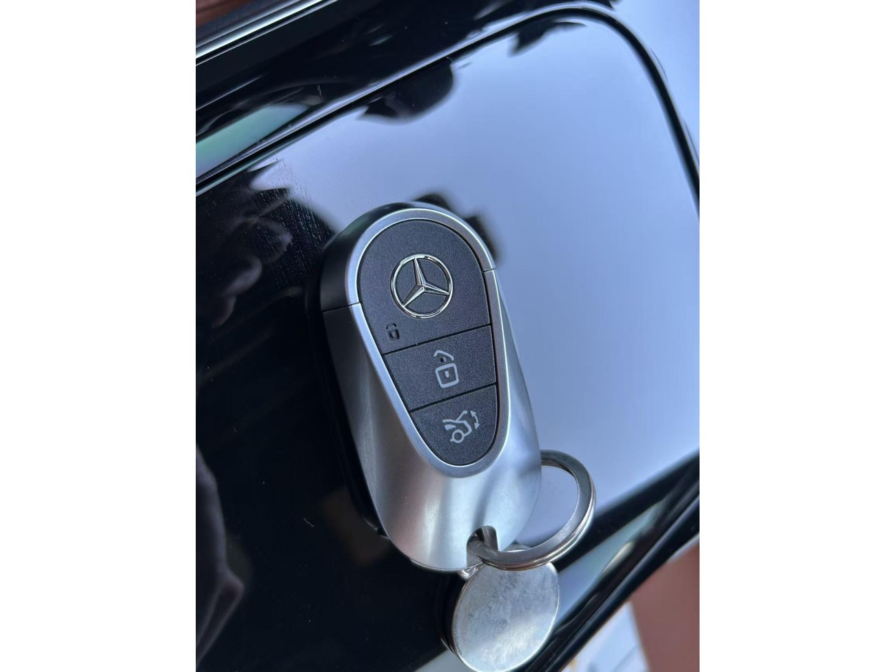 Mercedes-Benz GLC 260 L 2024