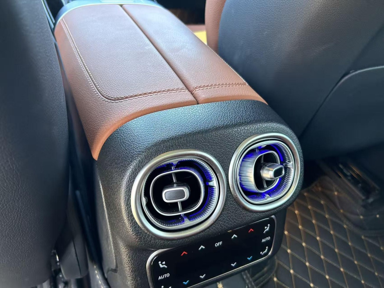 Mercedes-Benz GLC 260 L 2024